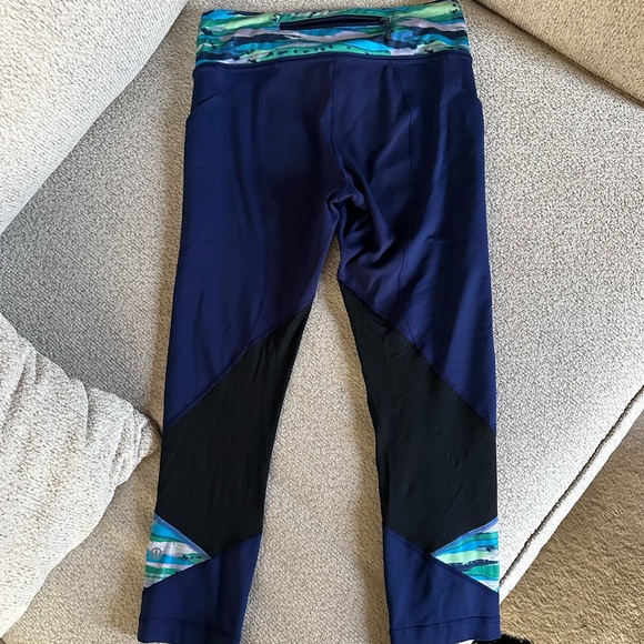 Lululemon speed up crop 21” size 6 - Picture 5 of 8